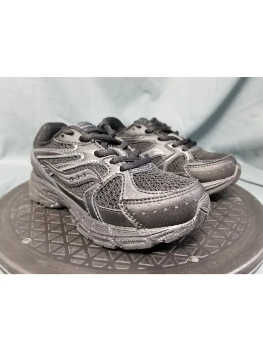 Saucony Ride Millennium KDZ Sneakers Black Kids Size 12 New No Box!